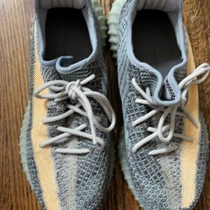 Yeezy 350V2 Boost sneakers size US10 men’s